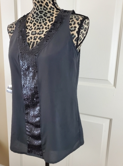 Old Navy Sequined Tank Top - Picture 3 of 13